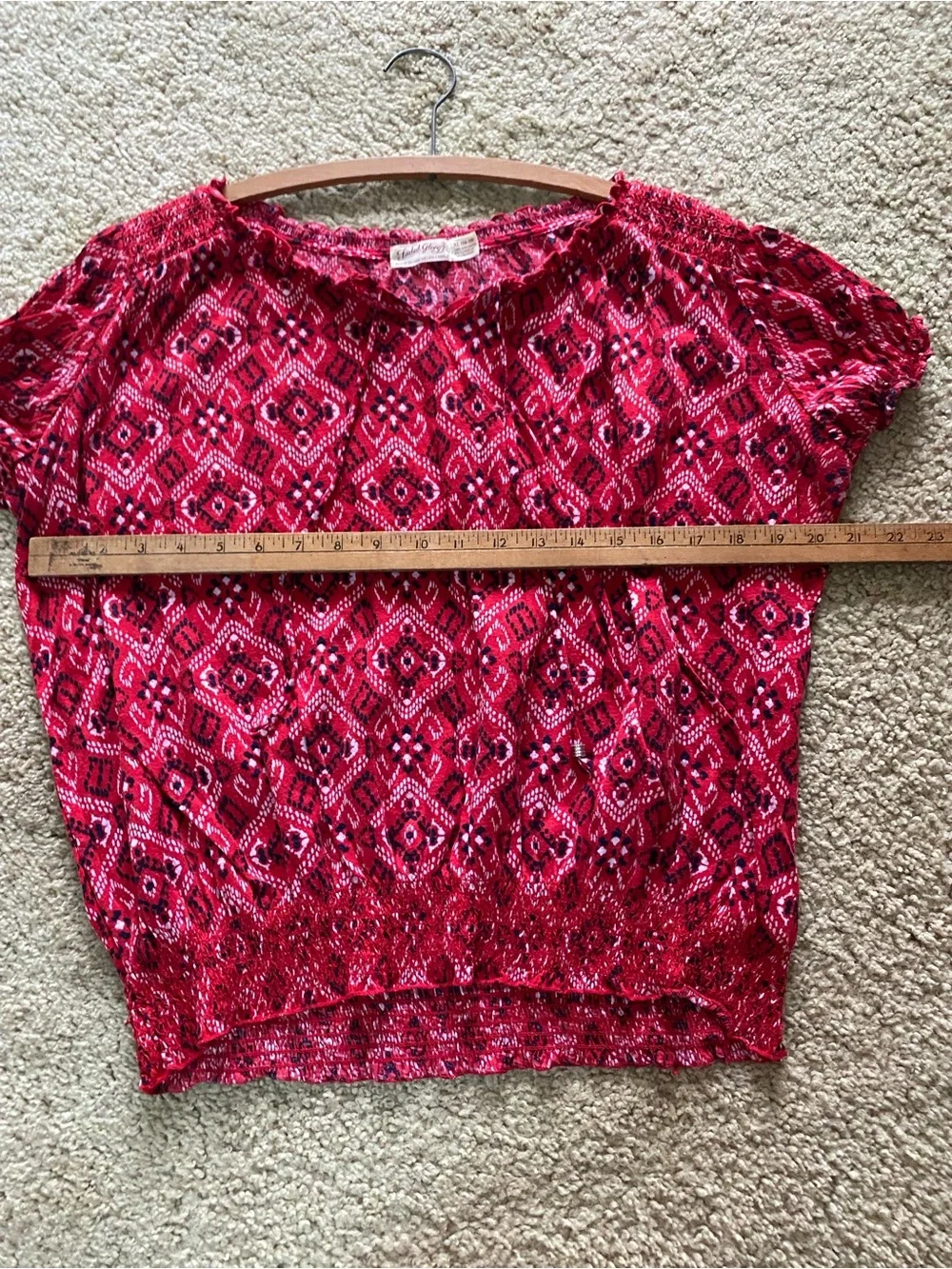 Faded Glory Red Patterned Elastic Bottom Blouse - Picture 4 of 4